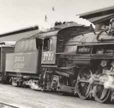 Boston &amp; Maine Railroad BM #3700 4-6-2 Alco Locomotive Train Photo Portland ME - £11.02 GBP