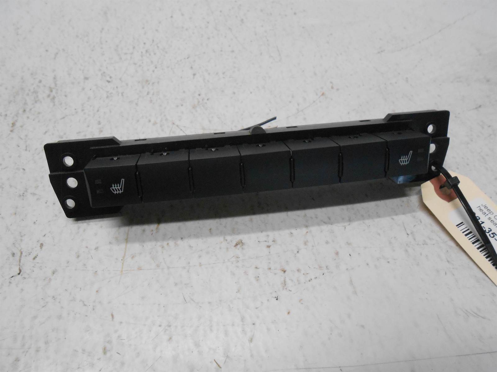 2008-2010 Jeep Commaner Heat Seat Warmer P04602840AC - $21.99