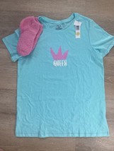 Hue Aqua Queen T-Shirt Size Medium With Pink Socks - $9.49