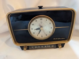 1954 RCA Victor Bakelite Tube Radio Alarm Clock Debonaire Deco 5-C-581 - £118.30 GBP