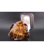 Vintage Enamel Flower Brooch Pin – Gold Tone Metal, Beaded Center - €41,49 EUR