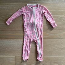 KicKee Pants Lotus Sand Dollar Muffin Ruffle Coverall w/Zipper Pink 9-12 mo - $459.63 MXN KicKee Pants Lotus Sand Dollar Muffin Ruffle Coverall w/Zipper Pink 9-12 mo - $459.63 MXN