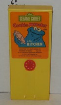 Vintage 1977 Fisher Price Movie Viewer Movie Cookie Monster In the Kitchen #499 - £27.24 GBP