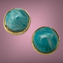 Vintage Gold Tone KRAMER Signed Aqua Blue Marbled Glass Clip On Earrings - £19.52 GBP