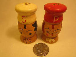 Vintage Wooden Wood Salt &amp; Pepper Shaker Set Chefs [Z230b] - £4.51 GBP