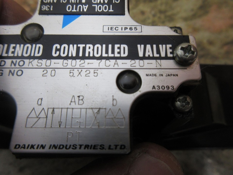DAIKIN SOLENOID CONTROLLED VALVE KSO-G02-7CA-20-N MFG 20 5X25 A3093 Item image 3