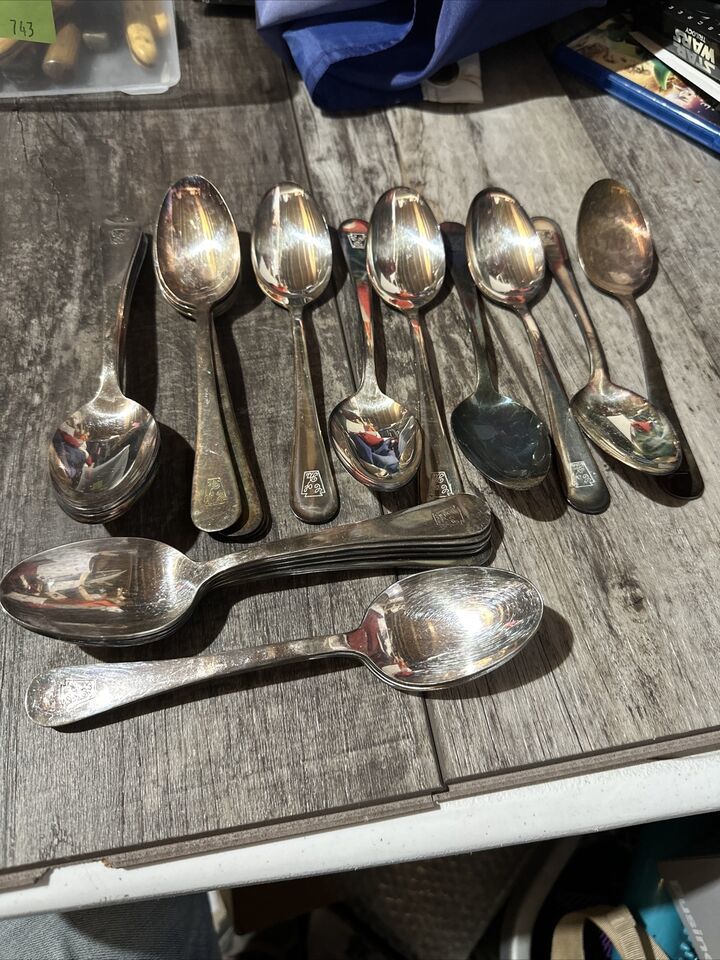 Vintage Victor S Co Al & Overlay Silverplate 27 Soup Spoons 7 1/8" "C of PA" - £39.46 GBP