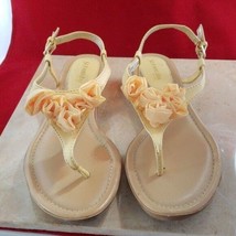 St John&#39;s Bay Pale Yellow Sandals - Size 9 - $16.99