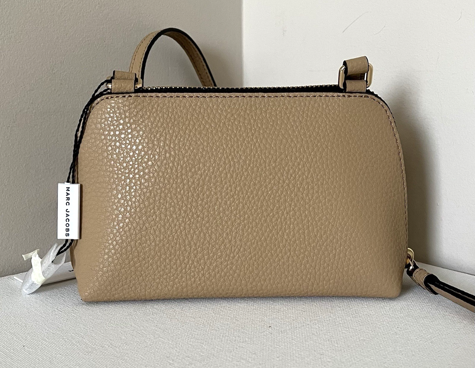 New Marc Jacobs Small Crossbody Pouch Pebble Leather Iced Coffee Item image 3