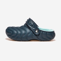 Crocs Classic Lined Overpuff Clog - Nightfall (210059) - $925.88 MXN