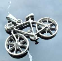 VINTAGE LARGE   1 5/8 &quot;x 1.25&quot; 925 STERLING SILVER  BICYCLE CHARM PENDANT - $649.73 MXN