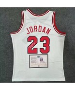 Michael Jordan SIGNED Chicago Bulls White NBA #23 Signature Jersey/Shirt... - $2,841.53 MXN