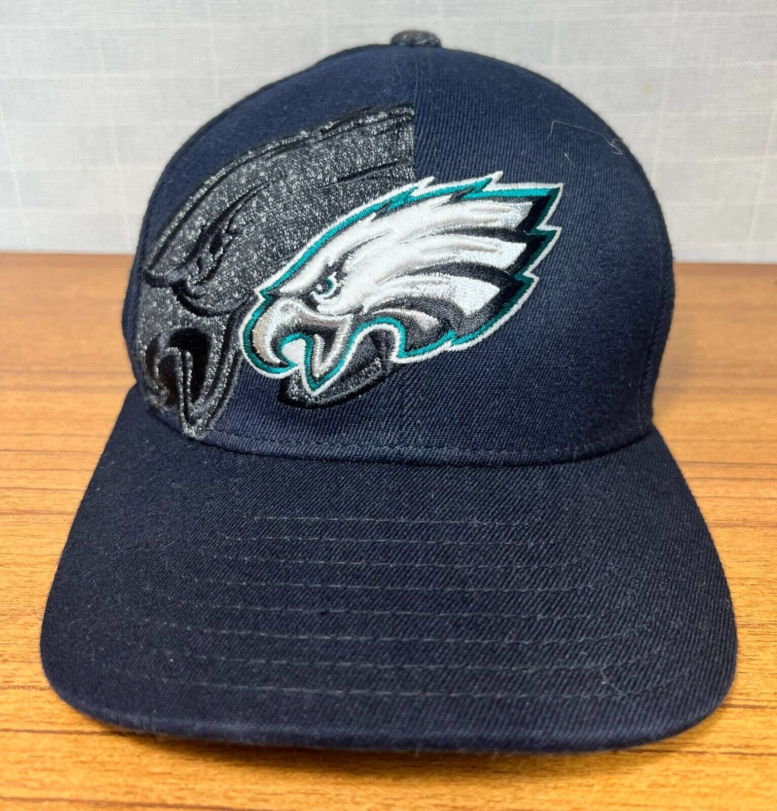 Primary image for Philadelphia Eagles Reebok NFL On Field S/M Fitted Hat 3D Embroidered Logo