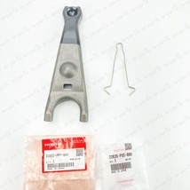 GENUINE HONDA ACURA K20 CIVIC ACCORD RSX TSX CLUTCH RELEASE FORK &amp; SPRIN... - $1,154.66 MXN