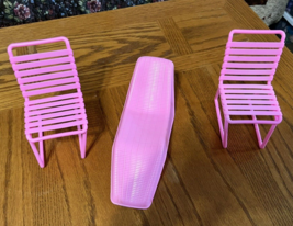 vtg 1980s Barbie Pink Chaise Lounge and chairs set for Lawn Pool patio dollhouse - £18.16 GBP