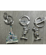 DISNEYLAND PARIS 3 Keychains Enamel Metal Cinderella’s Castle Mickey Mou... - €111,78 EUR