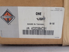 Genuine NAVISTAR INTERNATIONAL HEAD LIGHT ASSY. RIGHT 4020384C91 3574388c93 - $3,656.67 MXN
