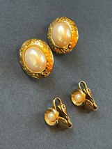 Vintage Lot of Small Oval Cream Faux Mabe Pearl in Etched Goldtone Frame &amp; Daint - £8.92 GBP
