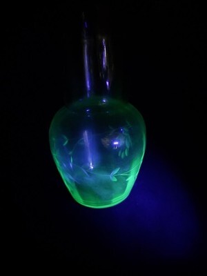 Vintage Green Depression Uranium Glass Decanter & Cup - GLOWS & NO CHIPS Item image 5
