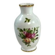 Vintage Royal Albert Old Country Roses Bud Vase / 1962 Floral Gold Trim 4&quot; Mini - £22.06 GBP