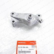 New Genuine OEM Honda  2002-2011 Civic Si Idler Pulley Bracket 31175-PRA... - $123.31