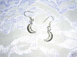 Crescent Moon W Stars Pierced Tibetan Silver Earrings - £3.94 GBP