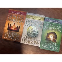 a storm of swords game of thrones lot of 3 george rr martin - $545.74 MXN