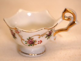 Porcelain Footed Mini Teacup Floral Gold Trim Scalloped Edge Japan - £7.90 GBP