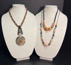 3 Vintage Wooden Bead &amp; Pendant Necklaces - $285.10 MXN