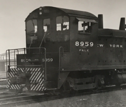 New York Central Railroad NYC P&amp;LE #8960 SW9 EMD Locomotive Train Photo - £7.46 GBP