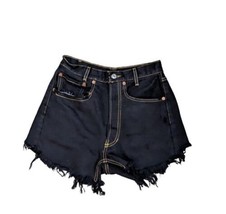 SEXY Levi’s Women’s Dark Wash Frayed Button Up Denim Shorts Size 26 EXCELLENT  - £13.05 GBP