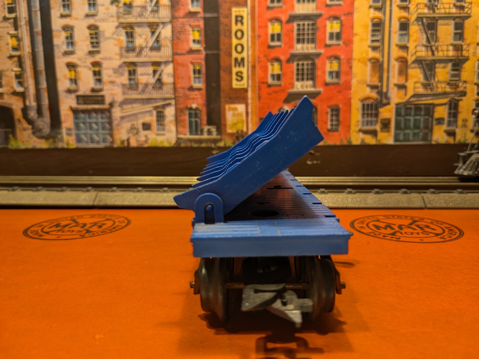 Marx Trains Used  #05594F  Plastic ERIE Tilt Log Car  Blue w/White Letter Item image 4