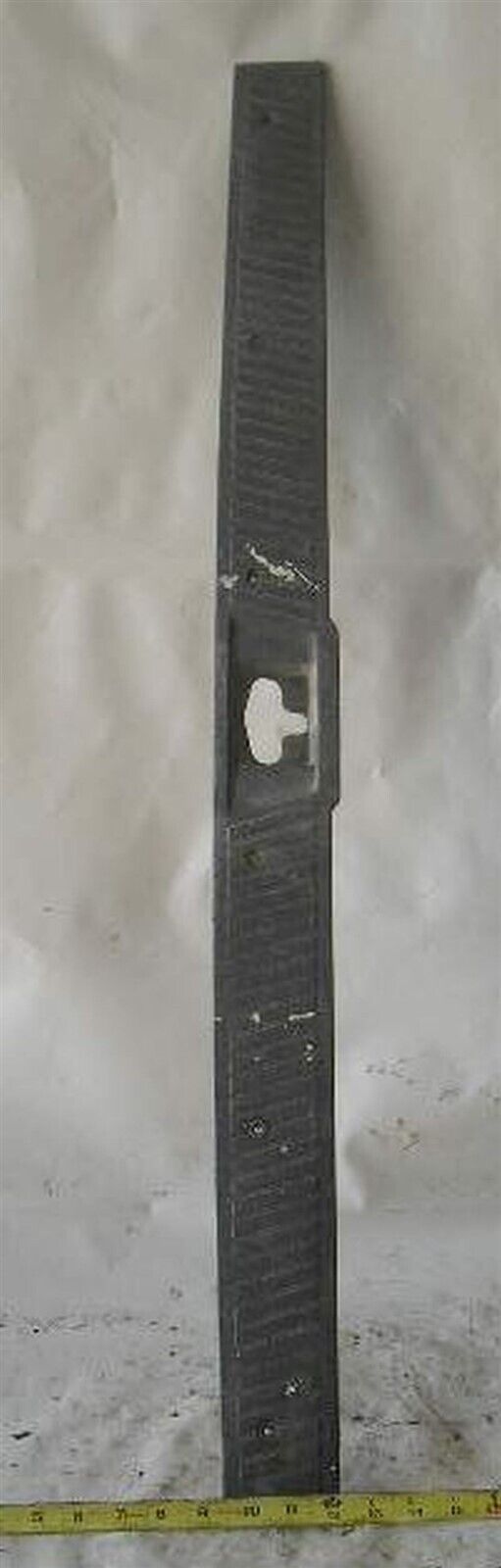1995 Nissan Pathfinder 4x4 3.0L Rear Hatch Door Sill Moulding - $7.88