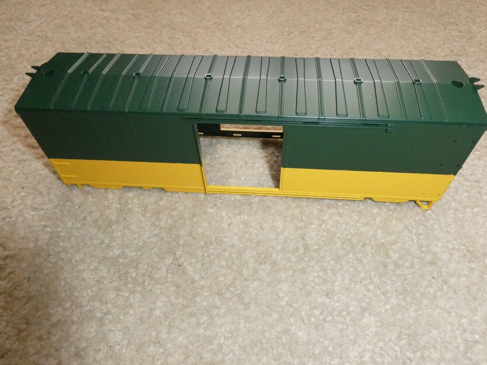MTH O Scale Factory Sample Green Yellow Box Car Shell Body 10.5&quot; L #2 - $17.82