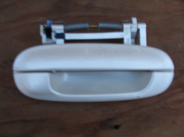 1998 2001 Cadillac Seville Sts Right Front Driver Door Handle Oem Used White - $78.21