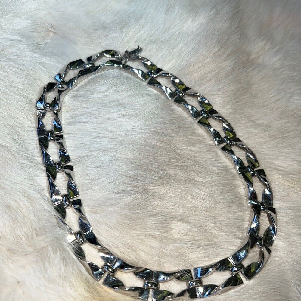 Vintage  Classic 1930’s TRIFARI Smooth SilverTone Linked Choker Necklace, Signed - £44.60 GBP