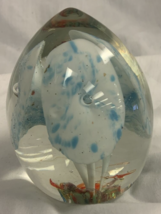 Vtg Art Glass Egg Shaped Paperweight Encased Blue White Lily Pad Flowers - $8.39