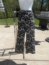 NWT T TAHARI BLACK&amp;WHITE FLORAL PANTS L - £18.85 GBP