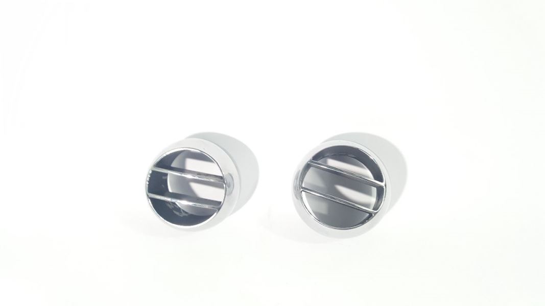 Pair Of Vents OEM 1977 Rolls Royce Silver Wraith - $19.30