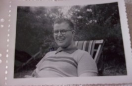 Young Man Rexlaing In A Lawnchair Snapshot 1950s - €1,72 EUR