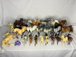 Vintage Breyer Toy Horse Pony Lot Of 24 Plastic Brown Gray Gold - €130,26 EUR