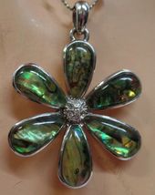 Lia Sophia Pendant &amp; 18&quot; Beaded Necklace Silvertone &amp; Abalone Type Flower - £18.92 GBP