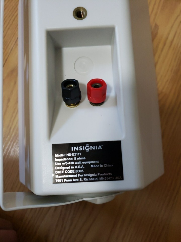 Insignia NS-E2111 Indoor / Outdoor Speakers - 1 Speaker - White Item image 3