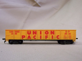 Tyco Union Pacific Up 2923 Cushioned Load Ho Scale Yellow Train Car R - £9.38 GBP