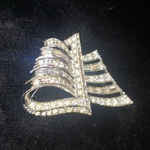 Vintage Boucher Baguette Rhinestone Ribbon Brooch Rhodium Plated 1950s U... - $210.17