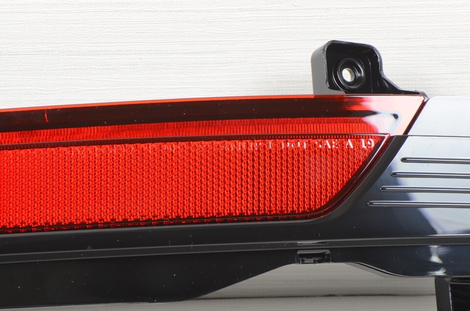 Perfect! 2020 2021 2022 Kia Telluride Rear Bumper Reflector Left Driver Side OEM Item image 3