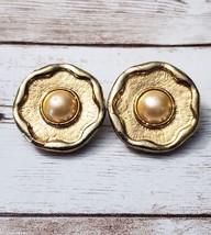 Vintage Clip On Earrings - Wavy Gold Tone Circle with Faux Pearl Center - £10.79 GBP