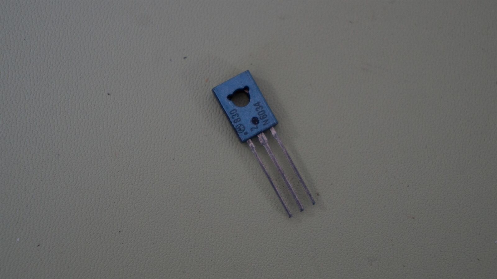Motorola 2N6034 Darlington Transistor Silicone PNP - New OS - $8.79