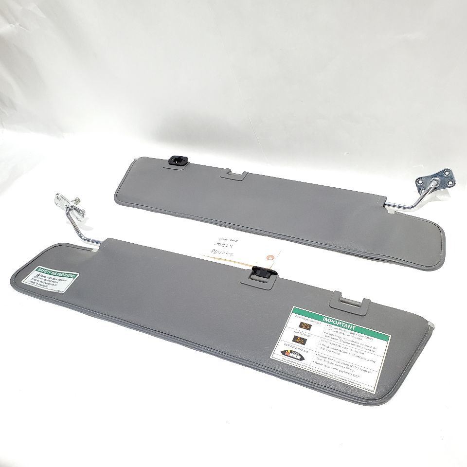 2016 Freightliner Cascadia 125 Chassis OEM Evolution Pair Sun Visor - $122.51 2016 Freightliner Cascadia 125 Chassis OEM Evolution Pair Sun Visor - $122.51