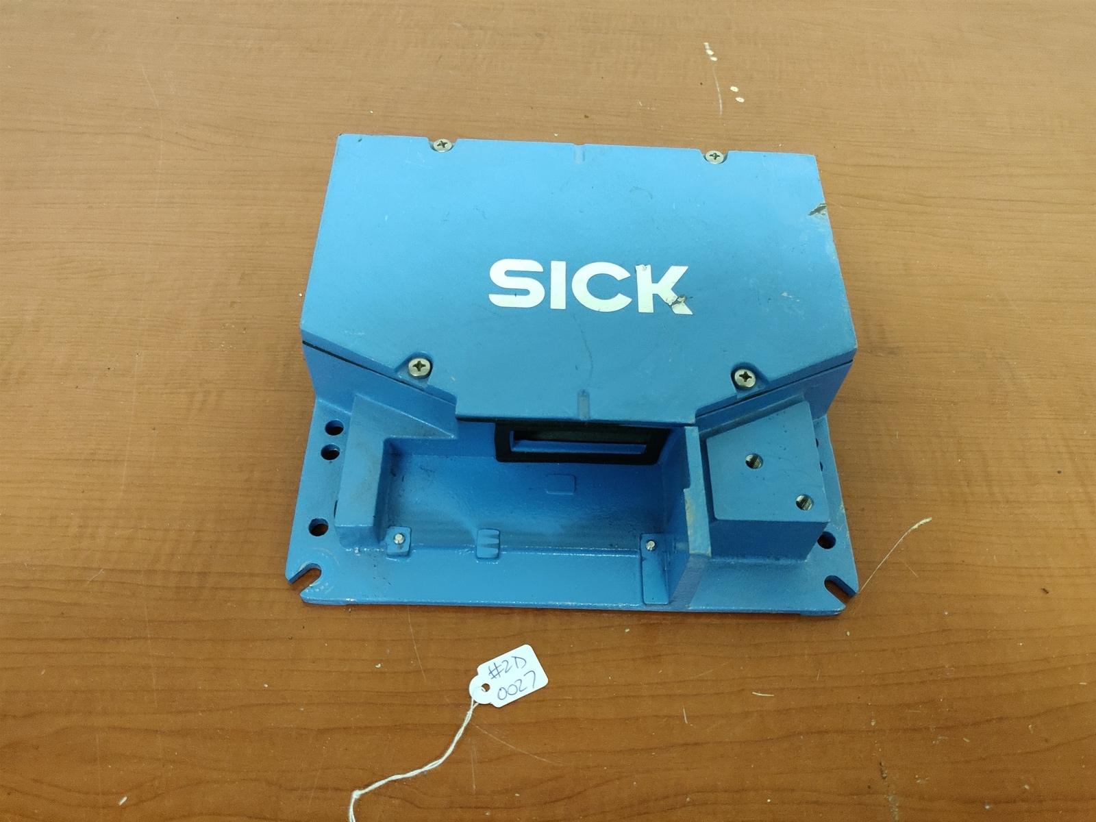 Sick 2-046-811 Mirror Hood Angle 105 Degrees  - $68.57